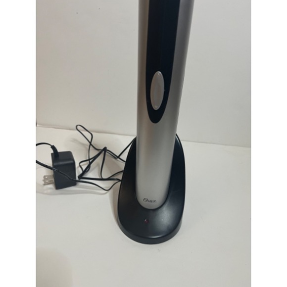 Oster‎ Cordless Rechargeable Wine Opener Automatic Corkscrew Silver/Black - Picture 1 of 4